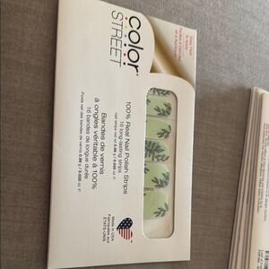 Color Street Nail Polish Strips with Leaf Design
Leaf of Faith